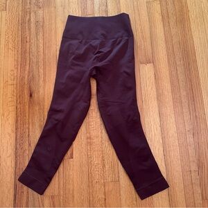 Lululemon Tight Size 6 Womens Wine Berry Red Zone In Seamless High Rise Crop (z